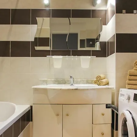 Apartment One Bedroom In 5 Smichov *